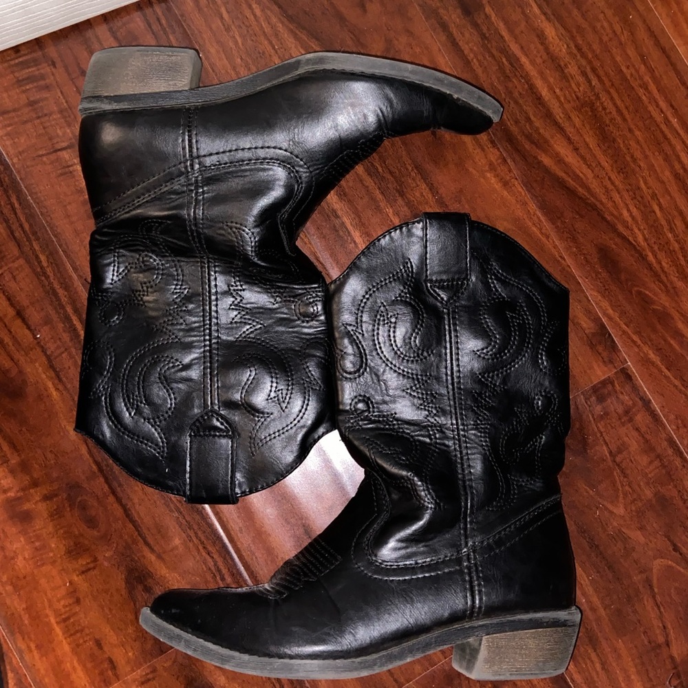 Rampage black cowboy boots